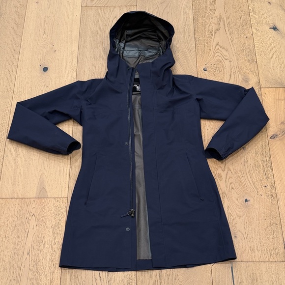 Arc'teryx Jackets & Blazers - Arc'teryx Navy Blue Hooded Goretex Rain Jacket